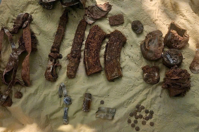 Phát hiện hài cốt liệt sỹ cùng nhiều di vật đặc biệt- Ảnh 1.