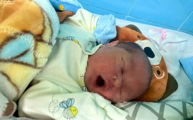 Người đàn ông kể chuyện làm 'hộ sinh' bất đắc dĩ, cùng cảnh sát giao thông đỡ đẻ cho vợ trên ô tô- Ảnh 3.