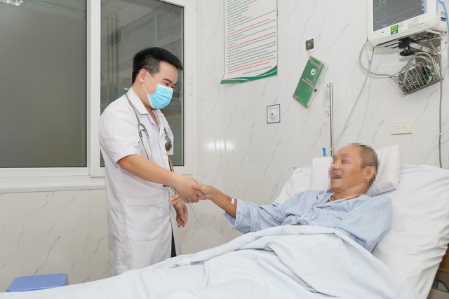 Ngã gục sau khi chơi tennis, người đàn ông 51 tuổi ngừng tuần hoàn nguy kịch- Ảnh 1.