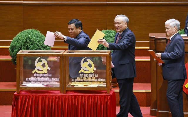 Hình ảnh bầu Ban Chấp hành Trung ương Đảng khóa XIV- Ảnh 7. Hình ảnh bầu Ban Chấp hành Trung ương Đảng khóa XIV- Ảnh 7.