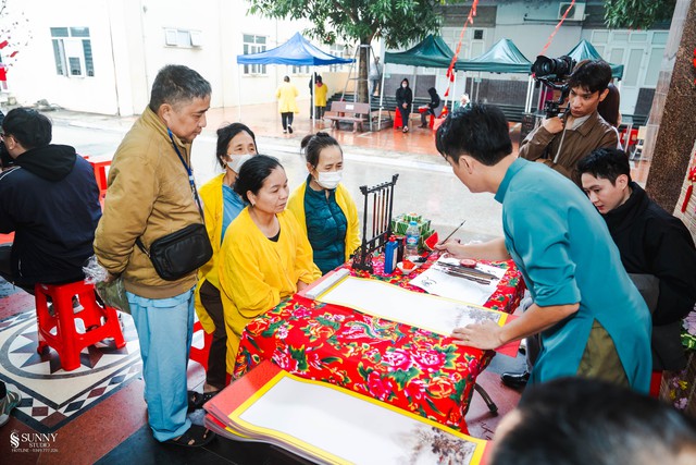 Tết ấm áp yêu thương dành cho bệnh nhân tại Bệnh viện Đa khoa tỉnh Thanh Hóa- Ảnh 4. Tết ấm áp yêu thương dành cho bệnh nhân tại Bệnh viện Đa khoa tỉnh Thanh Hóa- Ảnh 4.