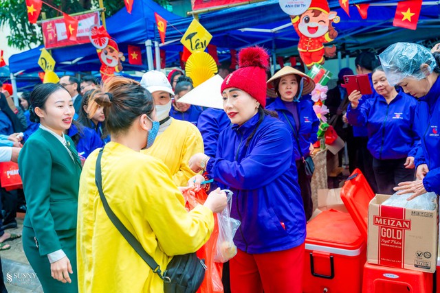 Tết ấm áp yêu thương dành cho bệnh nhân tại Bệnh viện Đa khoa tỉnh Thanh Hóa- Ảnh 6. Tết ấm áp yêu thương dành cho bệnh nhân tại Bệnh viện Đa khoa tỉnh Thanh Hóa- Ảnh 6.