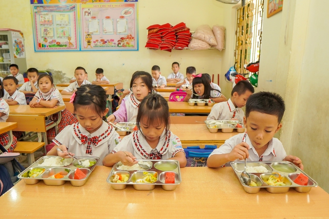 Tổ chức bữa ăn học đường khoa học, cân đối và hợp lý- Ảnh 2.