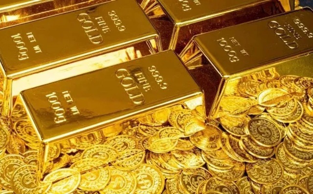 Giá vàng tăng phi mã, sắp đạt mức 5.000 USD- Ảnh 1.