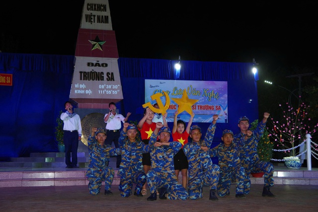 Khí thế và niềm tin của cán bộ, chiến sĩ Hải quân với kết quả Đại hội XIV- Ảnh 3. Khí thế và niềm tin của cán bộ, chiến sĩ Hải quân với kết quả Đại hội XIV- Ảnh 3.