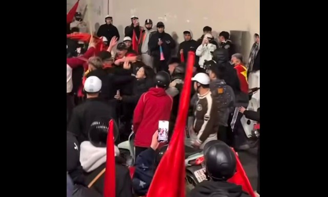 Công an làm việc với 5 nghi phạm quấy rối cô gái "đi bão" ở hầm chui Kim Liên- Ảnh 1.