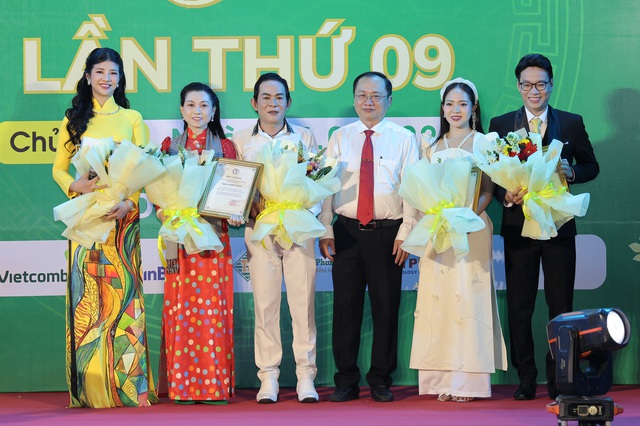 Bệnh viện Đa khoa Trung ương Cần Thơ, chia sẻ yêu thương tới bệnh nhân có hoàn cảnh khó khăn- Ảnh 2.