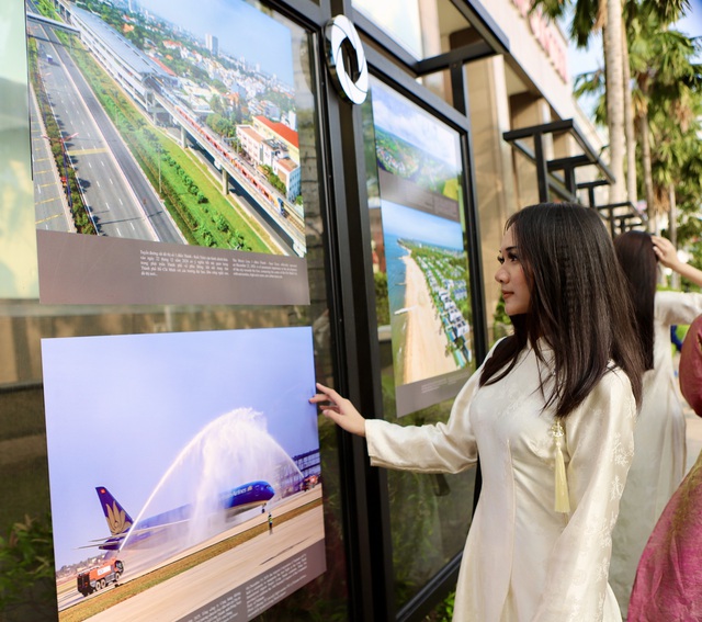 Người dân thích thú check-in Con đường nhiếp ảnh 'độc nhất vô nhị' ở TPHCM- Ảnh 8. Người dân thích thú check-in Con đường nhiếp ảnh 'độc nhất vô nhị' ở TPHCM- Ảnh 8.