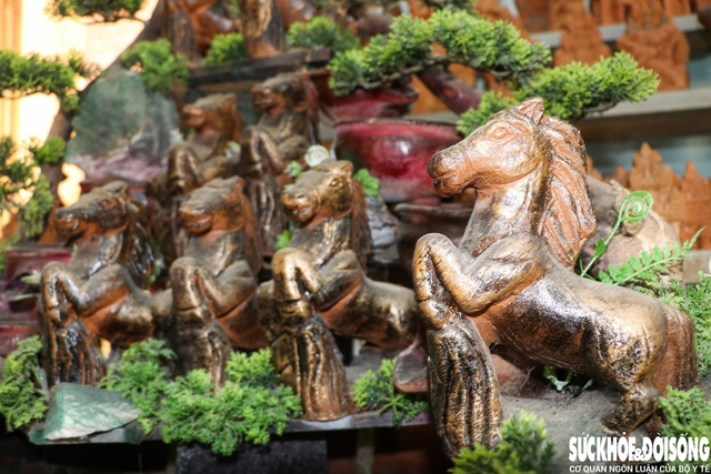 Độc đáo những linh vật ngựa đất nung chuẩn bị đón Tết Bính Ngọ 2026- Ảnh 4. Độc đáo những linh vật ngựa đất nung chuẩn bị đón Tết Bính Ngọ 2026- Ảnh 4.