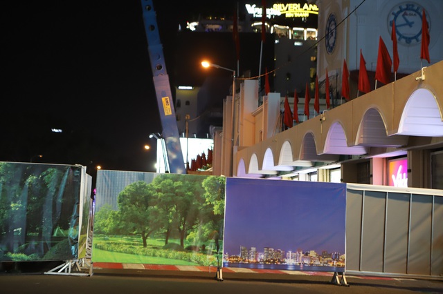 Chợ Bến Thành ‘thay áo mới’ đón Tết- Ảnh 4.