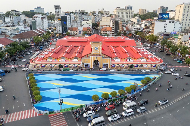 Chợ Bến Thành ‘thay áo mới’ đón Tết- Ảnh 8.