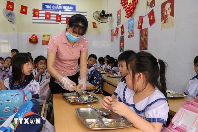 Học sinh trường phổ thông nội trú sẽ được hỗ trợ tiền ăn, sinh hoạt phí- Ảnh 1.