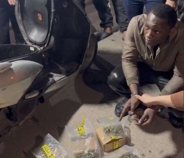 Khởi tố đối tượng người nước ngoài mua bán 8 kg cần sa tại Hà Nội- Ảnh 1.