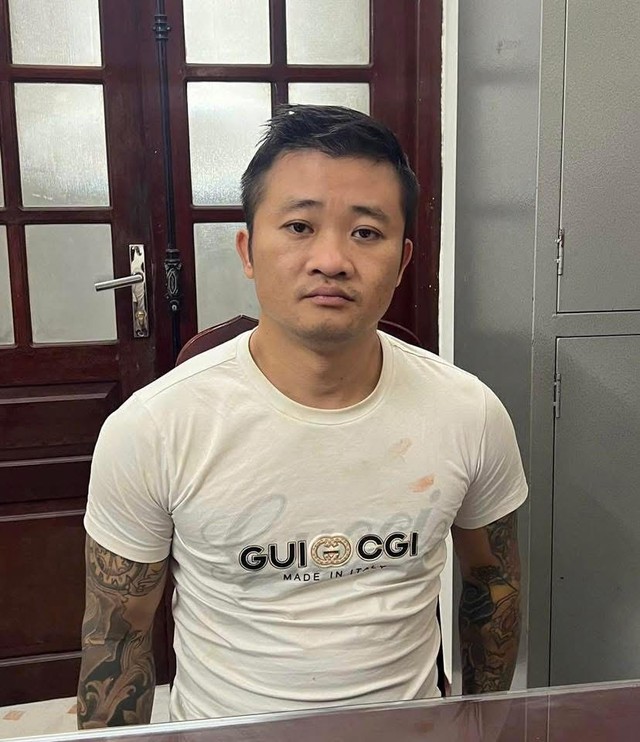 Bắt Nguyễn Ngọc Hoàng vì dùng xi lanh chứa axit phun vào mặt   cụ ông U80- Ảnh 1.