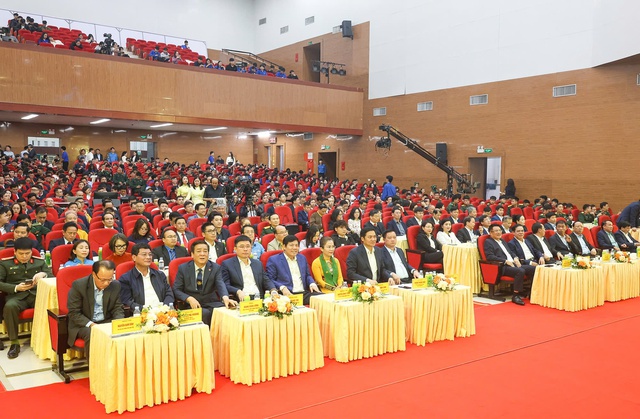 "Nghĩa tình Dòng Lam" huy động hơn 172 tỷ đồng chăm lo Tết cho người nghèo xứ Nghệ- Ảnh 1. "Nghĩa tình Dòng Lam" huy động hơn 172 tỷ đồng chăm lo Tết cho người nghèo xứ Nghệ- Ảnh 1.