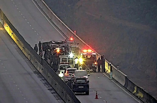 Tai nạn giao thông giảm sâu trong ngày thứ 3 nghỉ Tết Dương lịch- Ảnh 2. Tai nạn giao thông giảm sâu trong ngày thứ 3 nghỉ Tết Dương lịch- Ảnh 2.