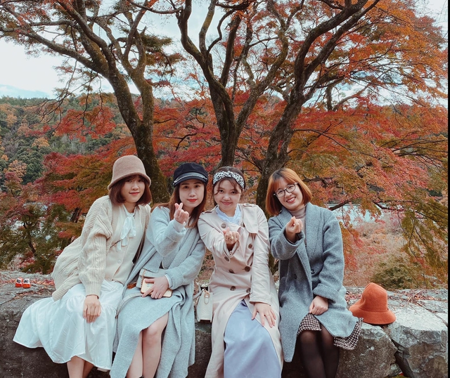 Tết của người Việt nơi xứ người: Mâm cơm thiếu đủ thứ, chỉ đầy ắp nhớ thương- Ảnh 1.