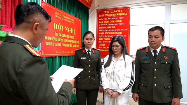 Nữ quái bị truy nã quốc tế 'sa lưới' khi vừa nhập cảnh về nước- Ảnh 1. Nữ quái bị truy nã quốc tế 'sa lưới' khi vừa nhập cảnh về nước- Ảnh 1.