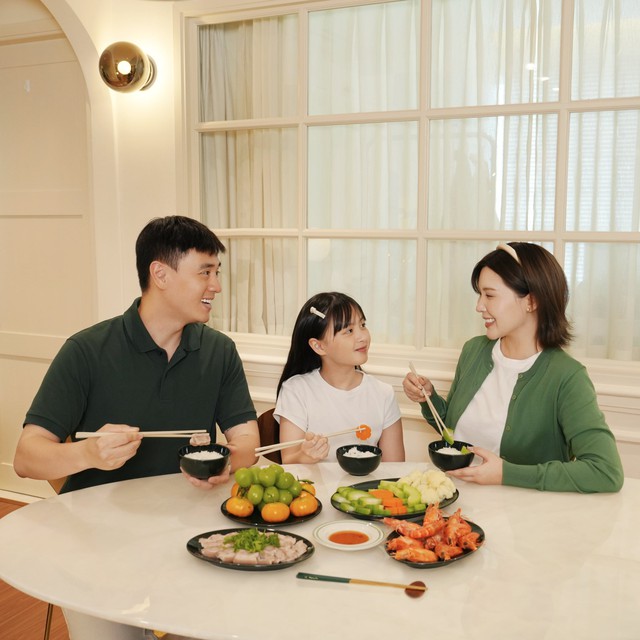 Từ căn bếp của mẹ đến bữa ăn tại trường: Mong mỏi những tiêu chuẩn rõ ràng cho dinh dưỡng học đường- Ảnh 3. Từ căn bếp của mẹ đến bữa ăn tại trường: Mong mỏi những tiêu chuẩn rõ ràng cho dinh dưỡng học đường- Ảnh 3.