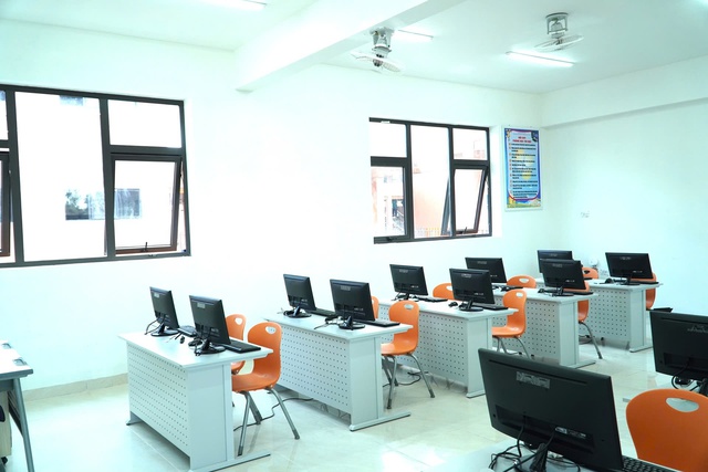 Máy tính bảng, nhạc cụ dân tộc… và ngôi trường '5 sao' hiện đại vùng biên giới Điện Biên- Ảnh 4.