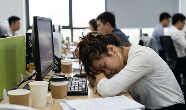 Mệt mỏi kéo dài ở dân văn phòng do đâu và cách giải quyết
- Ảnh 1.