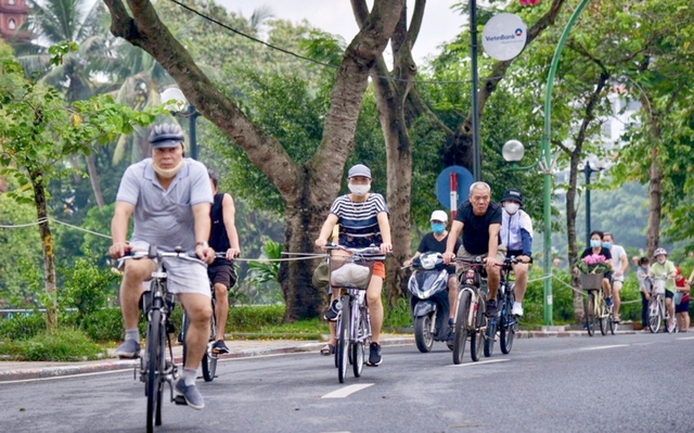 Chuyên gia đề xuất hàng loạt ưu đãi cho phương tiện giao thông xanh- Ảnh 2.