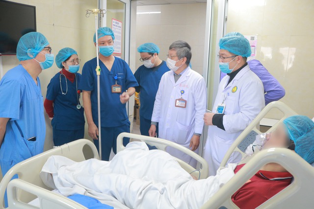 Sức khỏe của 15 người trong vụ cháy ở ngõ 82 Trần Cung đang được điều trị tại Bệnh viện E hiện ra sao?- Ảnh 1. Sức khỏe của 15 người trong vụ cháy ở ngõ 82 Trần Cung đang được điều trị tại Bệnh viện E hiện ra sao?- Ảnh 1.