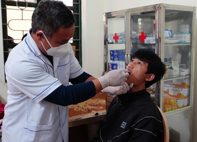 Nghị quyết 72 đi vào cuộc sống: Điện Biên luân phiên bác sĩ về cơ sở- Ảnh 2.