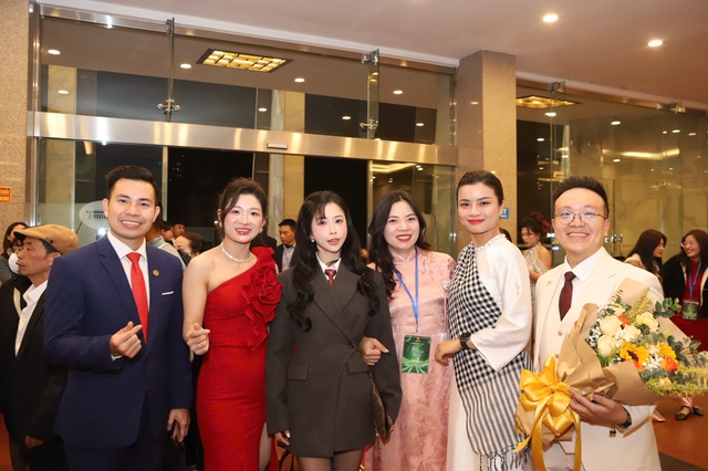 Hồi hộp chờ khoảnh khắc vinh danh 'Tôi khỏe đẹp hơn' mùa 4- Ảnh 12. Hồi hộp chờ khoảnh khắc vinh danh 'Tôi khỏe đẹp hơn' mùa 4- Ảnh 12.