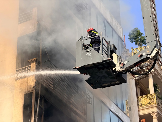 Hà Nội: cháy nhà 7 tầng tại Hà Đông khiến 2 người tử vong, 1 người bị thương- Ảnh 4.