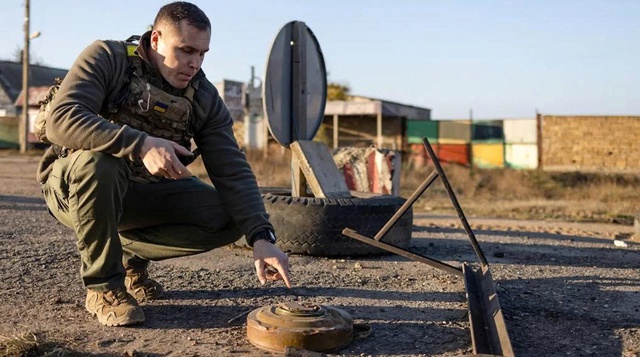 Mìn TM-62 thời Liên Xô đang trở thành 'đòn đa năng' trên chiến trường Ukraine- Ảnh 1. Mìn TM-62 thời Liên Xô đang trở thành 'đòn đa năng' trên chiến trường Ukraine- Ảnh 1.