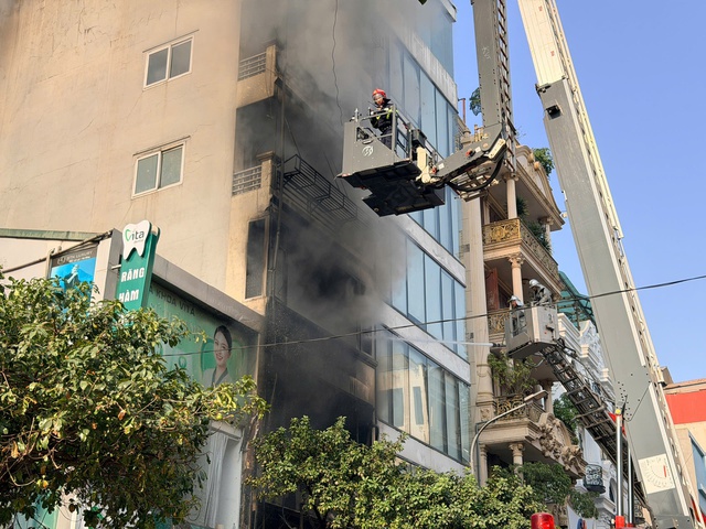 Hà Nội: cháy nhà 7 tầng tại Hà Đông khiến 2 người tử vong, 1 người bị thương- Ảnh 3.