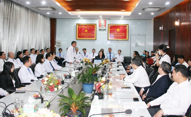 Bộ trưởng Đào Hồng Lan: Bệnh viện Chợ Rẫy cần tạo đột phá về cơ sở vật chất, phát huy vai trò đầu tàu phía Nam- Ảnh 1. Bộ trưởng Đào Hồng Lan: Bệnh viện Chợ Rẫy cần tạo đột phá về cơ sở vật chất, phát huy vai trò đầu tàu phía Nam- Ảnh 1.