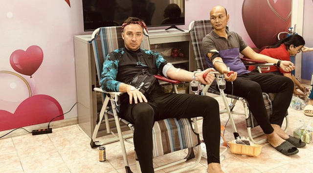 Khánh Hòa xuyên Tết tiếp nhận hiến máu, bảo đảm nguồn máu cứu chữa bệnh nhân- Ảnh 2. Khánh Hòa xuyên Tết tiếp nhận hiến máu, bảo đảm nguồn máu cứu chữa bệnh nhân- Ảnh 2.