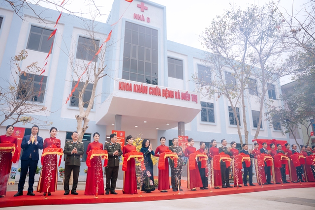 Trung tâm Y tế Tương Dương khánh thành tòa nhà khám chữa bệnh mới, nhận ngay gói tài trợ 'khủng' của Sun Group- Ảnh 1.