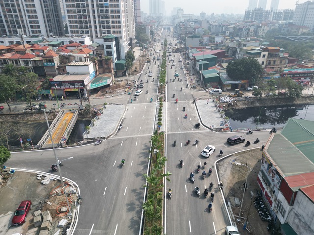 Giao thông thông thoáng ngày đầu thông xe đường Vành đai 2,5 và hầm chui Kim Đồng- Ảnh 8.