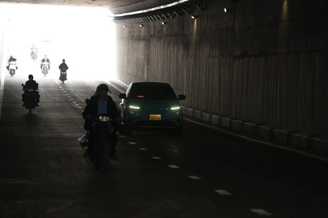 Giao thông thông thoáng ngày đầu thông xe đường Vành đai 2,5 và hầm chui Kim Đồng- Ảnh 10.