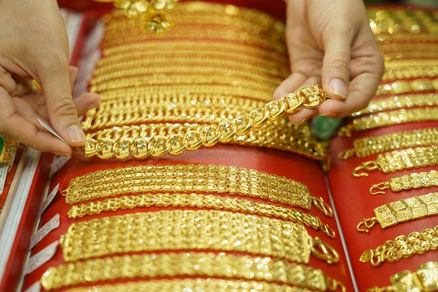 Chốt giá vàng hôm nay ngày 11/2 tạm ngừng tăng mạnh- Ảnh 1.