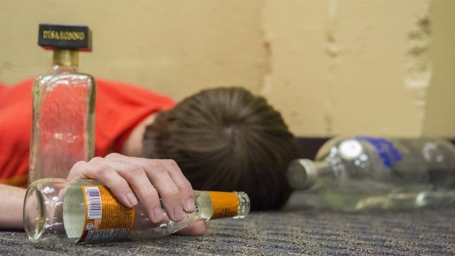 Uống rượu bia ngày Tết như thế nào để đỡ hại sức khỏe?- Ảnh 2.