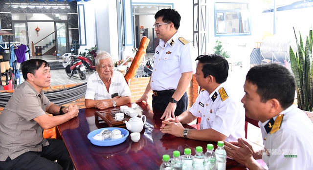 Vùng 5 Hải quân tri ân gia đình chính sách dịp Tết Bính Ngọ 2026- Ảnh 1.