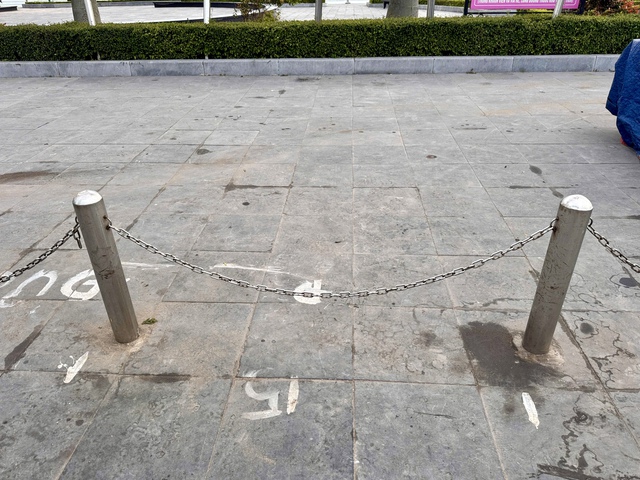 Xôn xao thông tin muốn ngồi vỉa hè gần chợ buôn bán phải nộp 1 triệu đồng- Ảnh 2.