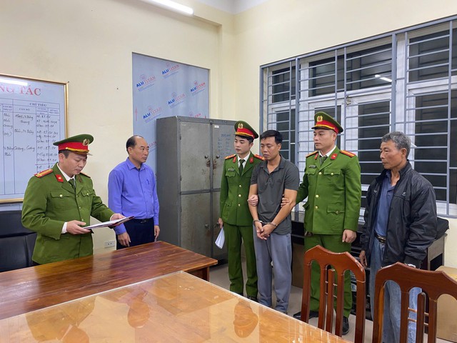 Đang trốn truy nã, người đàn ông vẫn tự xưng là công an để lừa đảo hơn 60 tỷ đồng- Ảnh 1.