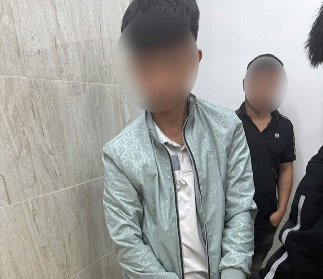 Bắt hai đối tượng cho học sinh vay tiền lãi suất cao- Ảnh 1.