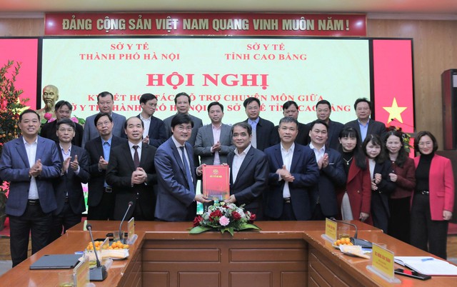 Sở Y tế Hà Nội và Cao Bằng ký kết thỏa thuận hợp tác- Ảnh 1. Sở Y tế Hà Nội và Cao Bằng ký kết thỏa thuận hợp tác- Ảnh 1.