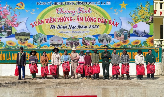 Xuân yêu thương nơi cuối trời biên cương La Êê- Ảnh 2. Xuân yêu thương nơi cuối trời biên cương La Êê- Ảnh 2.