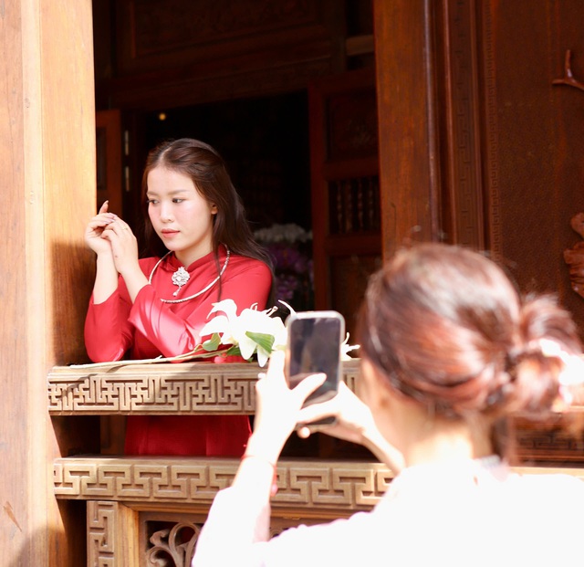 Rộn ràng chụp ảnh Tết tại ngôi chùa cuối cùng Việt Nam được phong Sắc tứ- Ảnh 3.