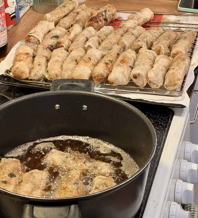 4 nhóm người cần 'nhấc đũa nhẹ nhàng' với món nem rán ngày Tết- Ảnh 1.