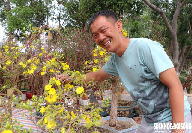 Nụ cười cần lao ngày cuối năm đẹp đến nao lòng- Ảnh 1. Nụ cười cần lao ngày cuối năm đẹp đến nao lòng- Ảnh 1.
