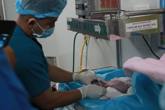 Đêm giao thừa đặc biệt tại Bệnh viện Từ Dũ- Ảnh 4.