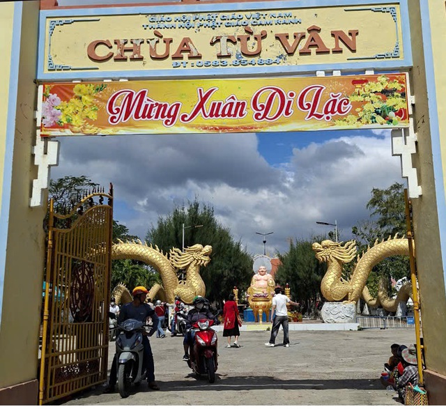 Du xuân thăm ngôi chùa làm bằng vỏ ốc độc đáo ở miền Trung- Ảnh 3.